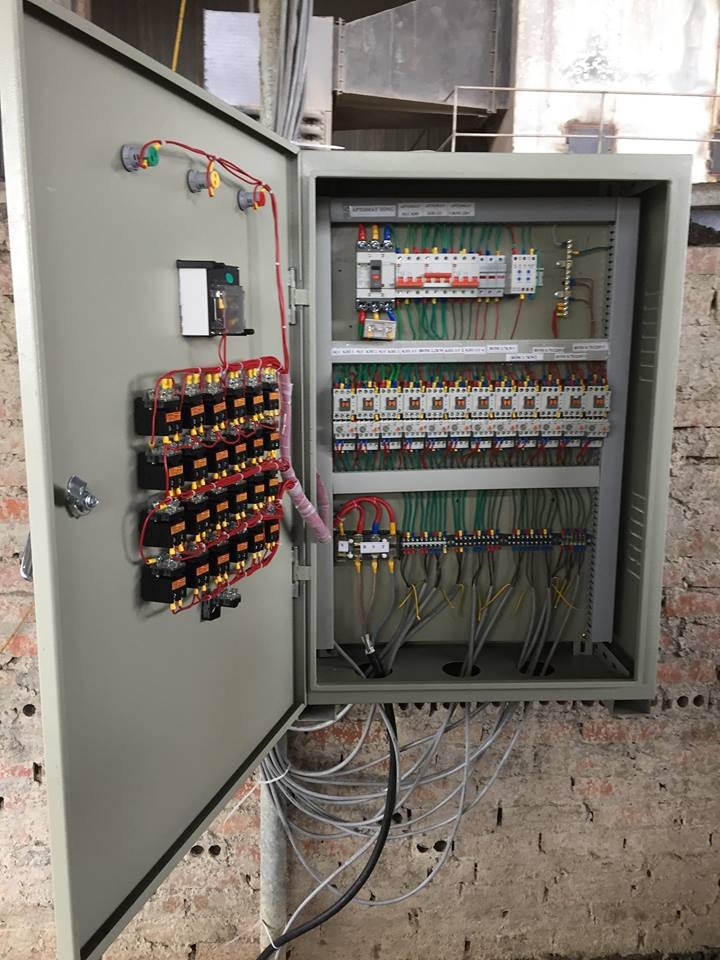 tủ điều khiển